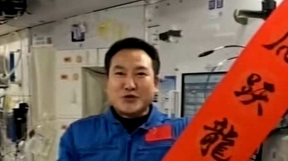 Chinese astronauts send New Year's greeting from space