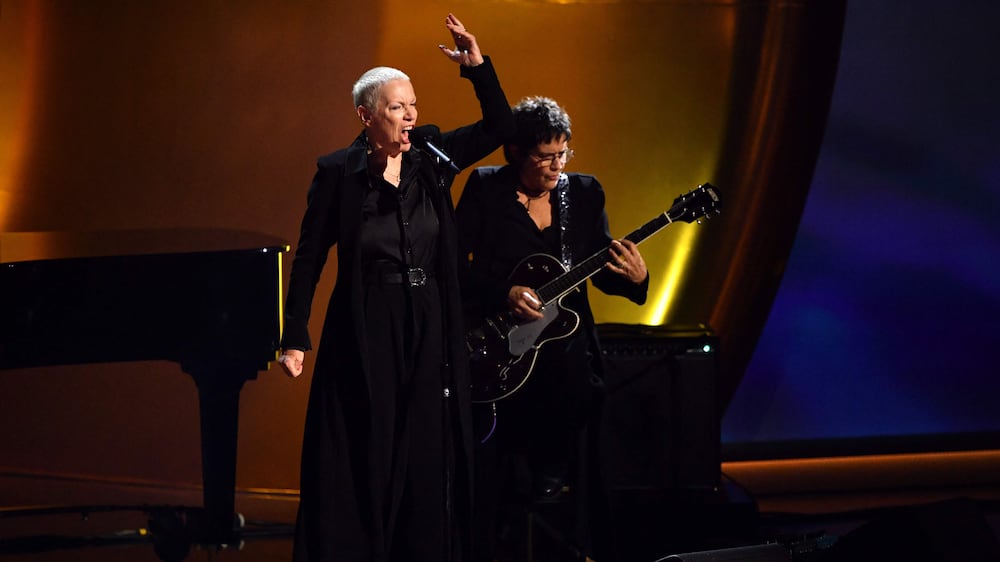Annie Lennox calls for ceasefire in Gaza at Grammy Awards