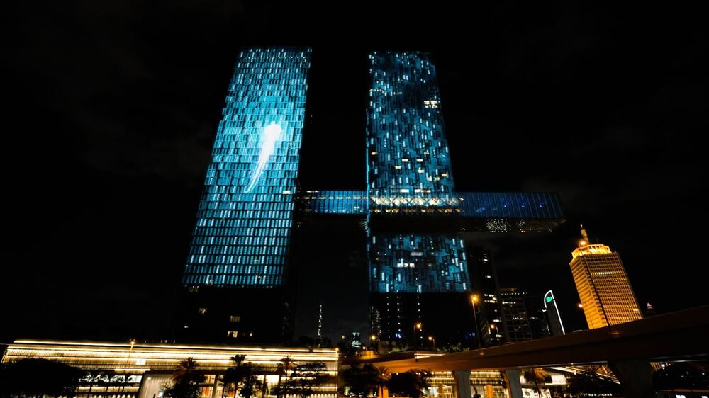 Record display lights up Dubai's One Za'abeel