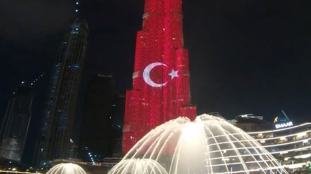 Burj Khalifa illuminates in Turkish flag for Erdogan visit