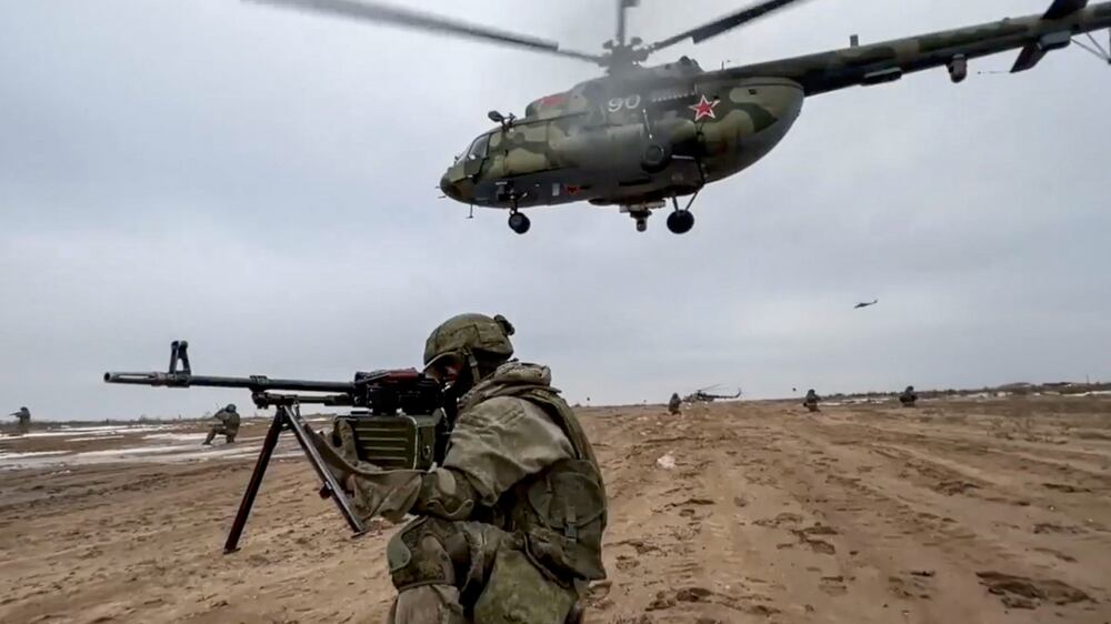 Russia continues military drills despite withdrawing troops