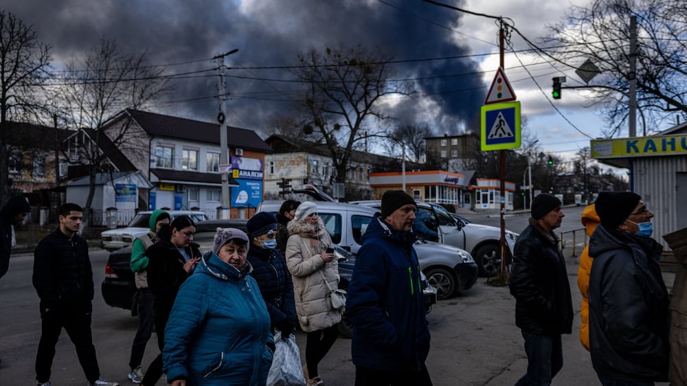 Kiev oil depot catches fire