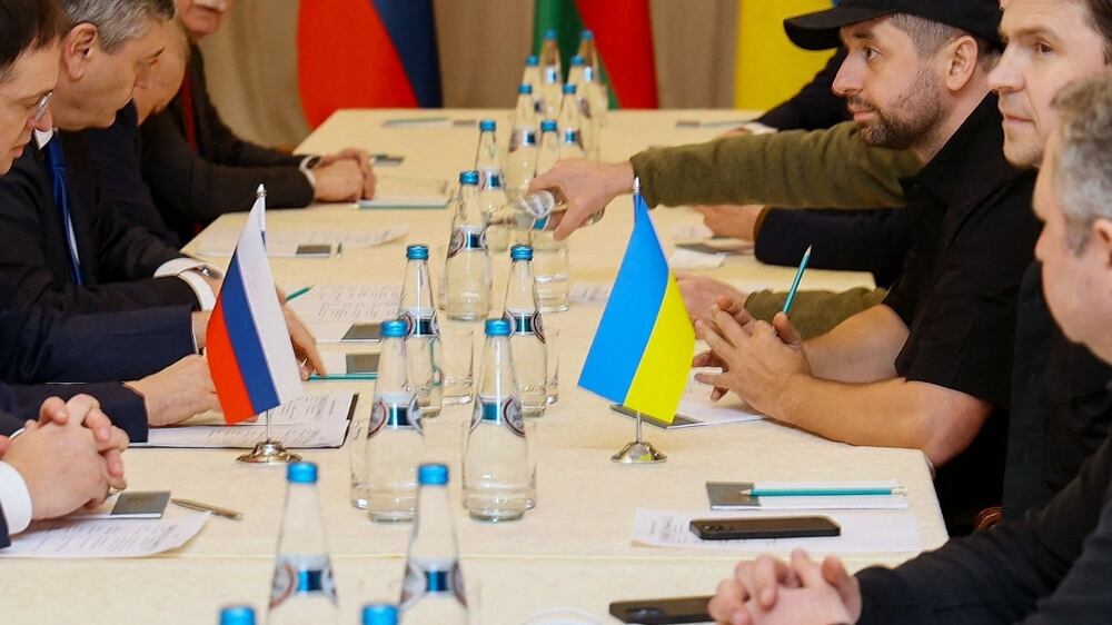 Talks between Ukraine and Russia begin in Belarus