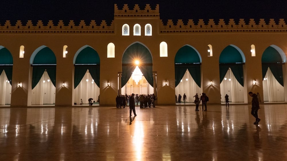 A tour inside the newly renovated 1000-year-old Shiite mosque in  Islamic Cairo