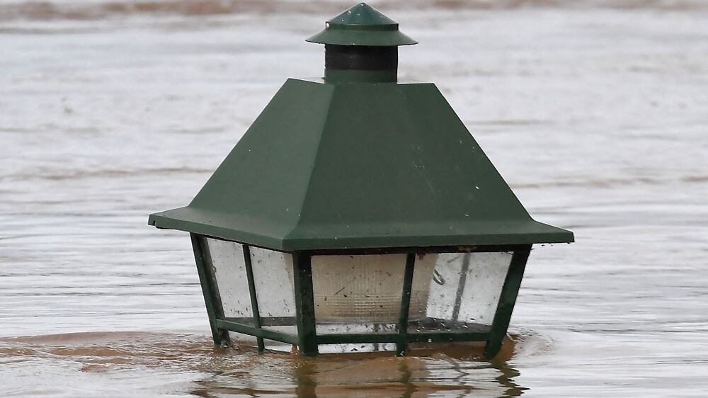 Australian towns hit by worst flooding in decades