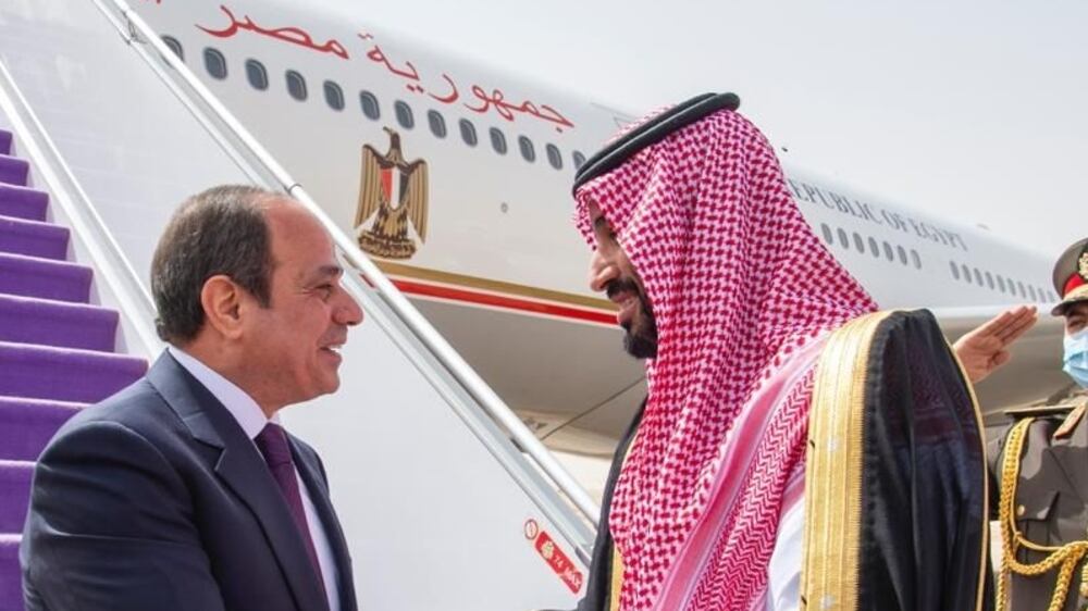 Egyptian President meets Saudi Crown Prince Mohammed bin Salman in Riyadh