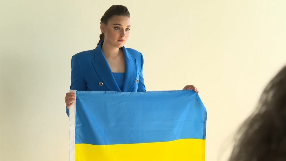 Former Miss Ukraine flees to US as fighting rages