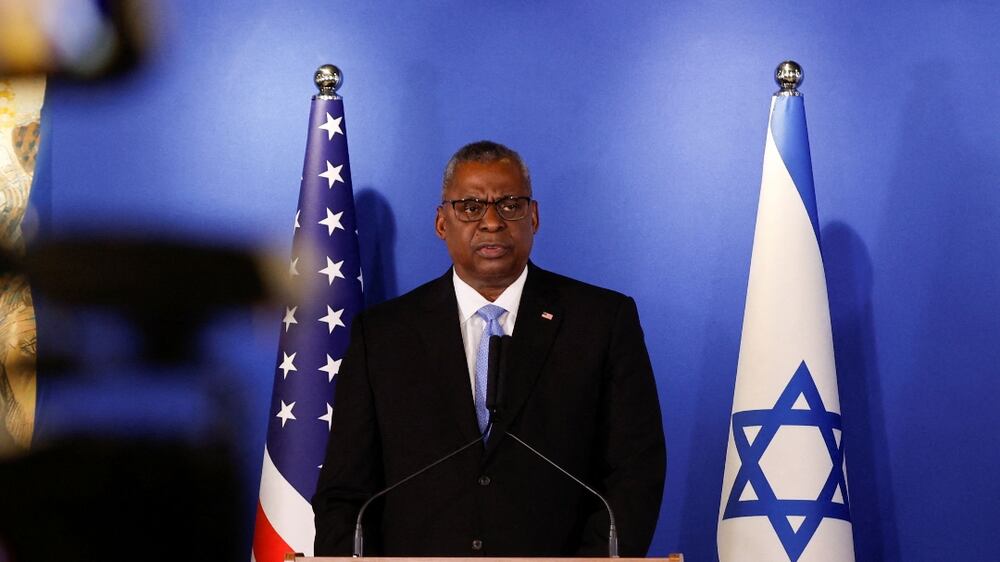 U. S.  Secretary of Defense Lloyd Austin attends a news conference with Israeli Defence Minister Yoav Gallant at Ben Gurion Airport in Lod, Israel, March 9, 2023.  REUTERS / Amir Cohen