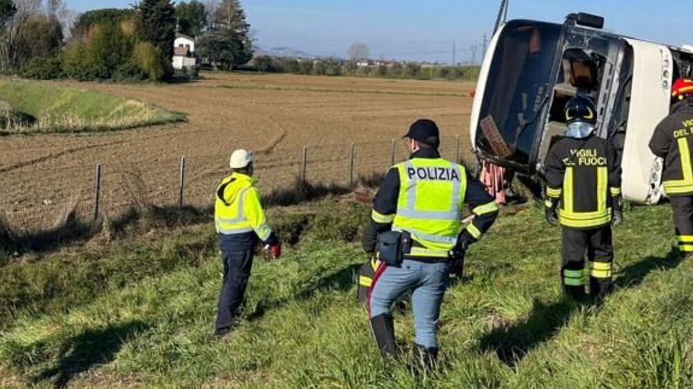 Bus carrying refugees from Ukraine overturns in Italy