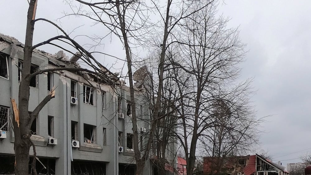 Huge, unexploded bomb removed from Ukraine home
