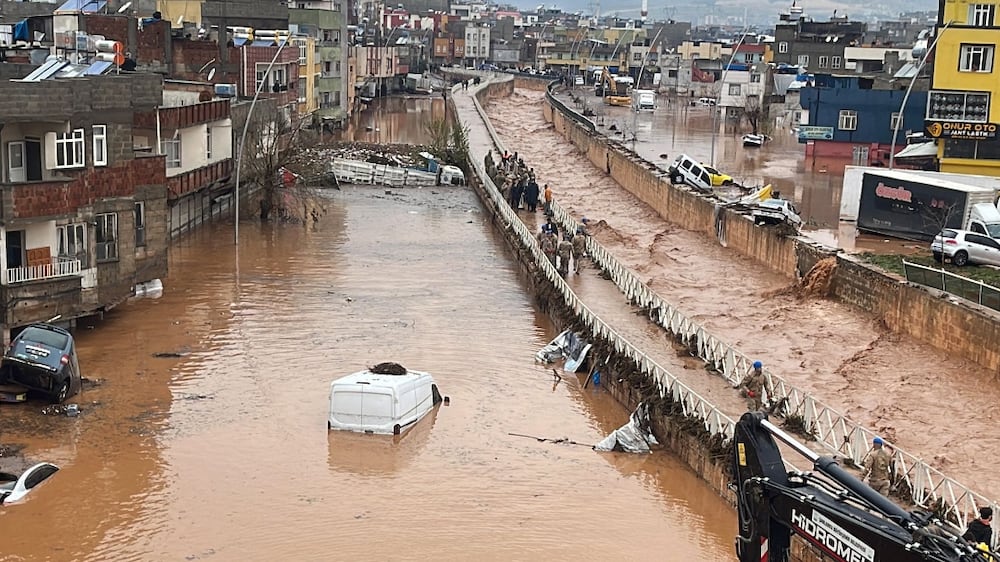 Floods kill 13 people in Turkey