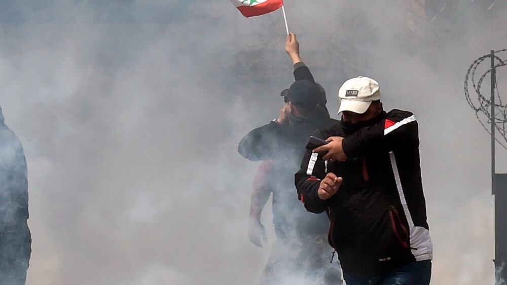 Retired soldiers try to storm government palace in Beirut