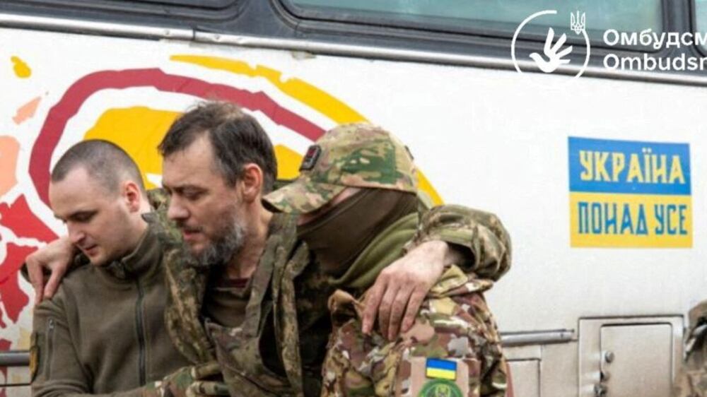 Watch: Ukraine brings home 130 soldiers in Easter prisoner exchange