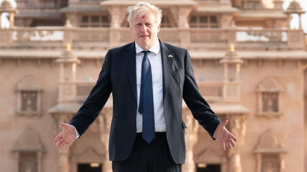 Boris Johnson given Gandhi’s guide to London during ashram visit