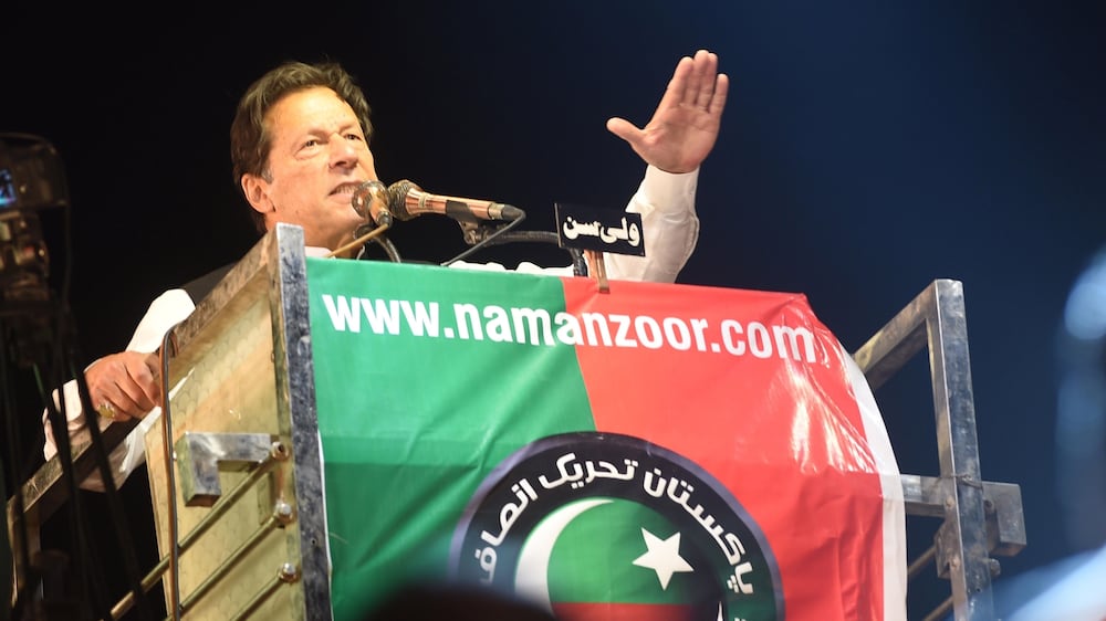 Imran Khan calls for an early election