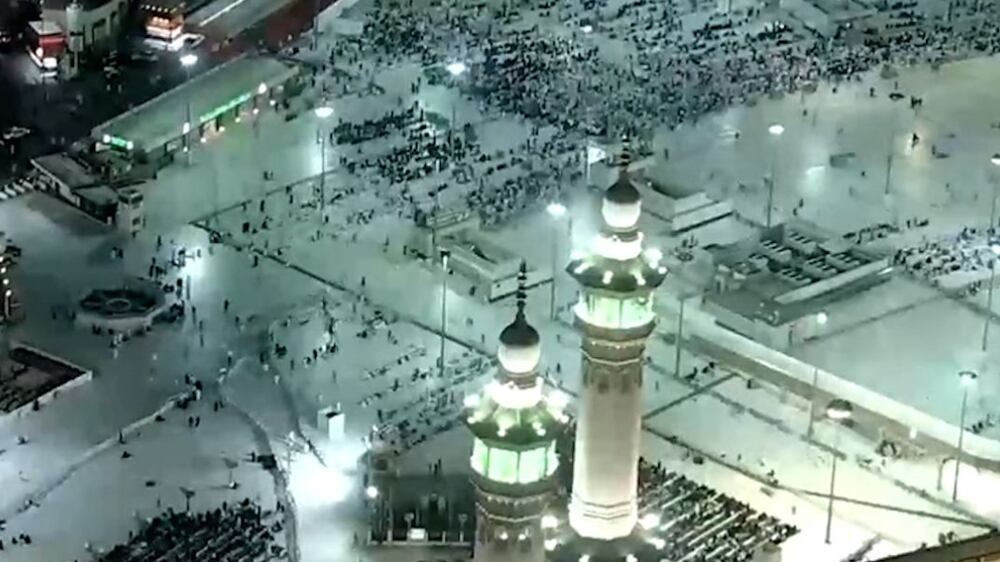 Worshippers perform funeral prayer in absentia for late Sheikh Khalifa at Grand Holy Mosque