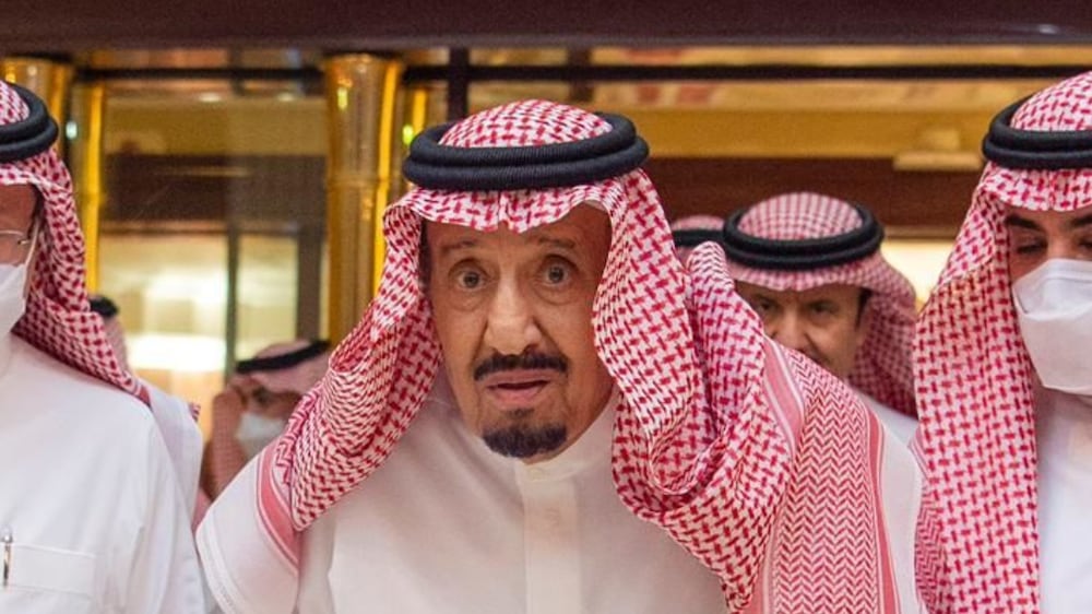 King Salman walks out of hospital after successful colonoscopy