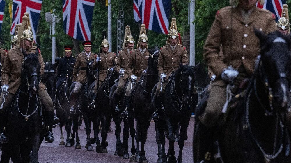 Troops hold final rehearsal before Queen Elizabeth's platinum jubilee