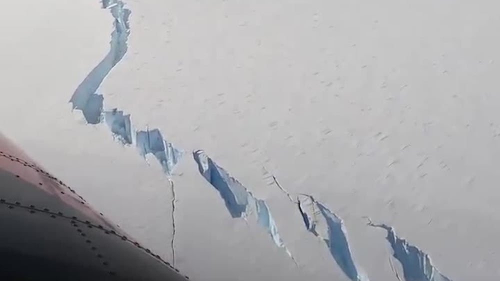 Aerial footage shows iceberg breaking away from Antartica