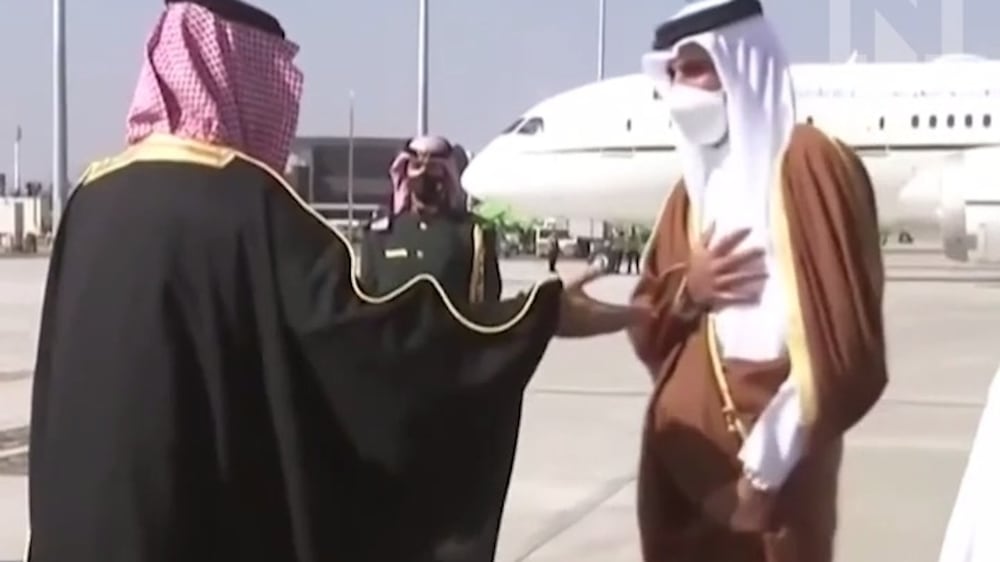 Saudi Crown Prince embraces Qatari emir at GCC summit