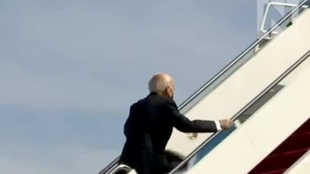 President Biden falls over as he boards Air Force One