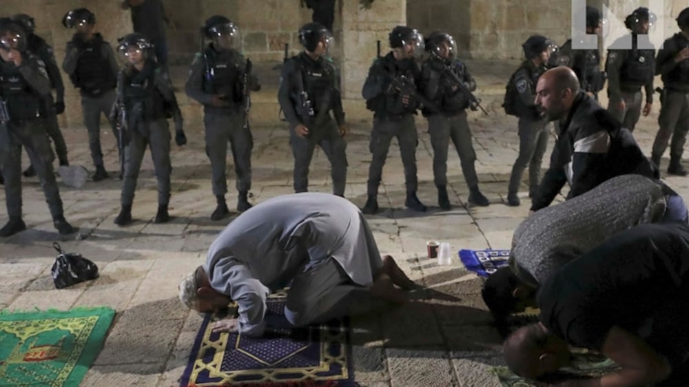 Israeli police fire stun grenades at worshippers at Al Aqsa mosque compound