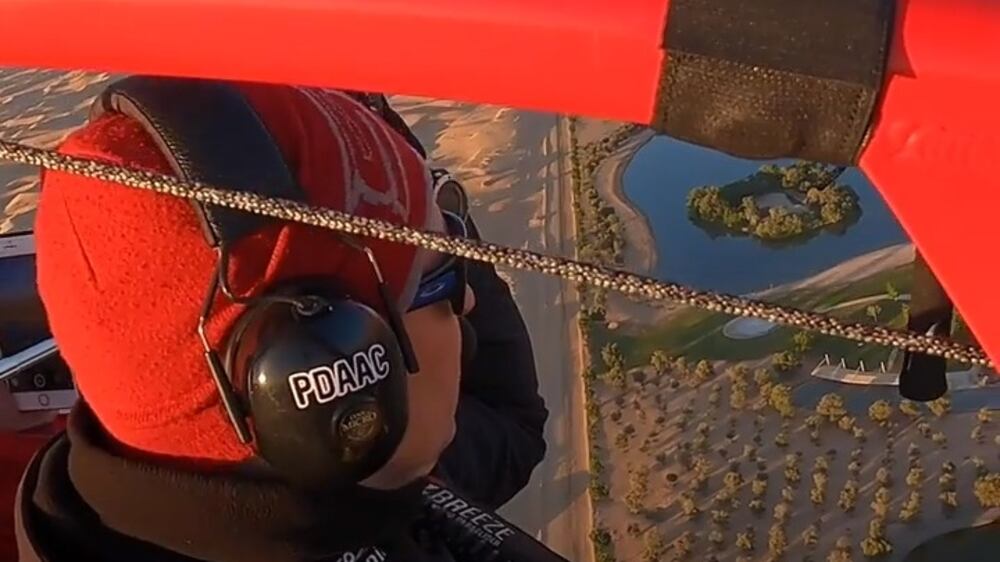 This is what it's like to go paramotoring in Dubai