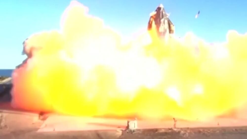 SpaceX Starship crash-lands after test flight 