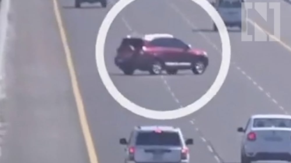 Car caught pulling dangerous stunt on Abu Dhabi highway