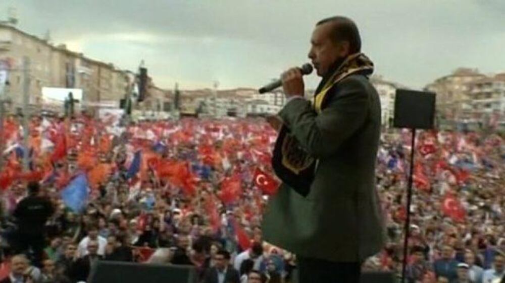 Video: Erdogan supporters rally in Ankara