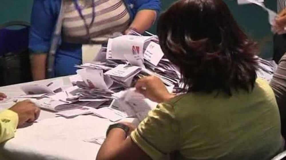 Video: Egypt voting polls close as Muslim Brotherhood claims lead