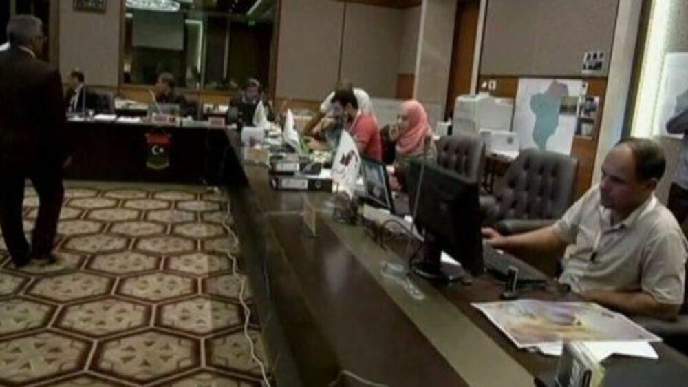 Video: Vote counting continues into the night in Libya