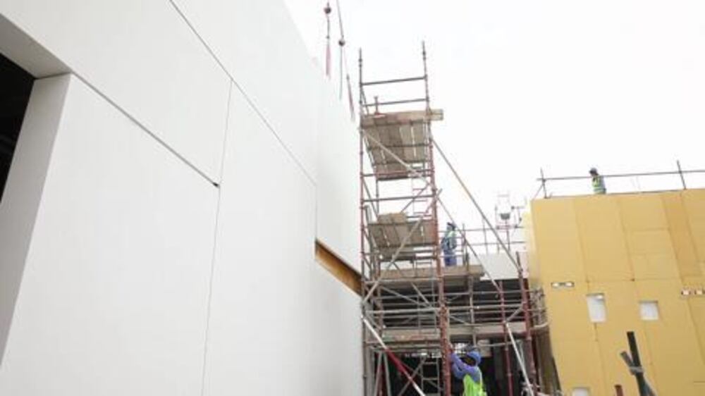 Raising the walls of a museum - video