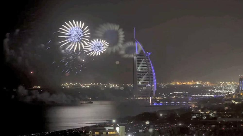 Video: Timelapse of Dubai New Years eve fireworks