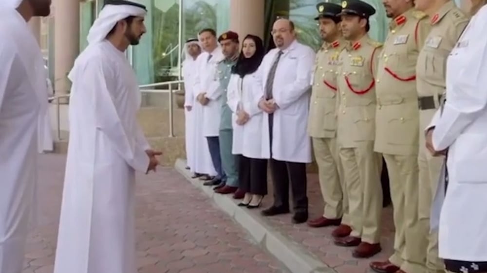 Sheikh Hamdan meets workers in the fight against coronavirus