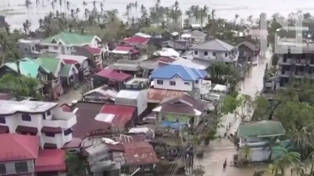 Typhoon Goni moves towards Vietnam after killing 16 in the Philippines