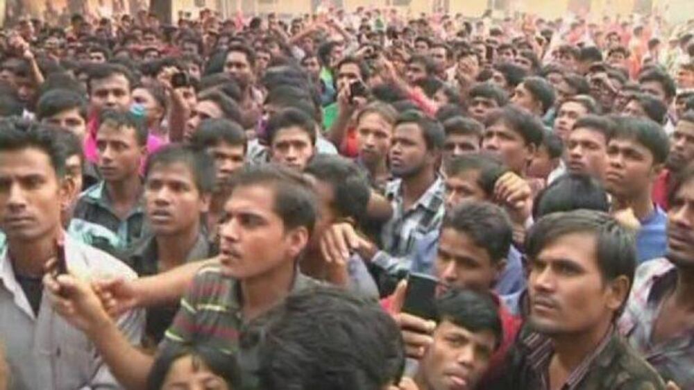 Video: Thousands protest Bangladesh factory fire