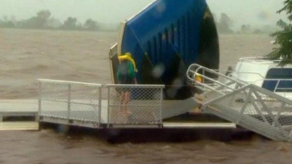 Video: Rescuers save thousands from Australia floods