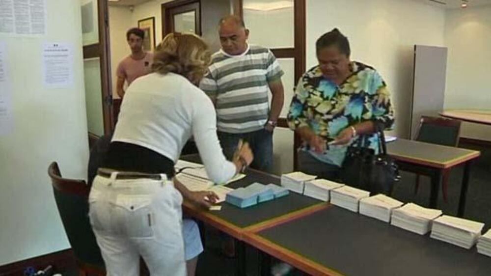 Video: French expats living abroad cast their ballots