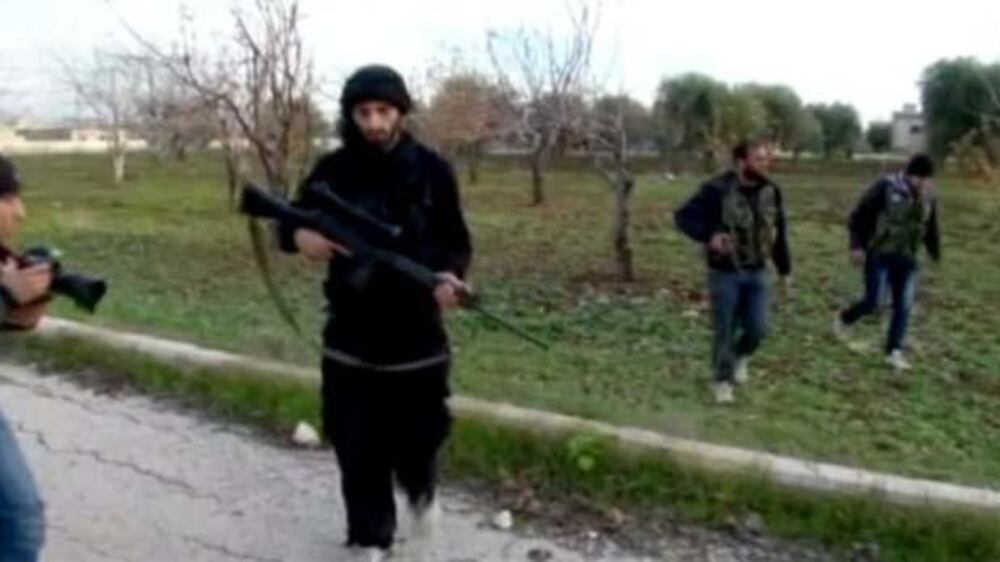 Video: Rebels close in on key airport in northern Syria