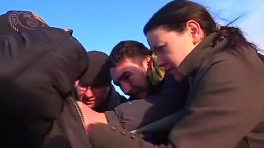 Video: Activist shot and wounded at Crimea checkpoint
