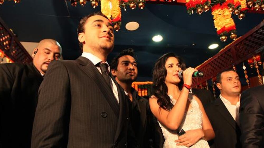 Video: Bollywood premiere held in Marina Mall, Abu Dhabi