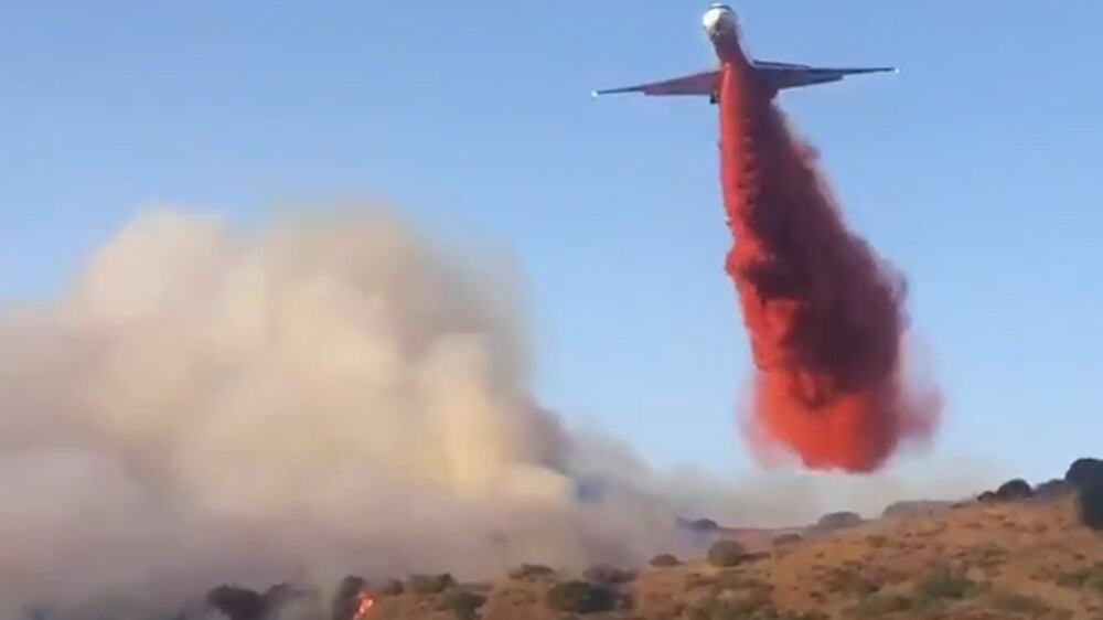 Firefighters battle new bushfire in California