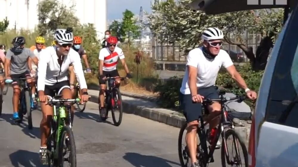 Lance Armstrong completes cycle tour of Beirut to raise funds for blast victims