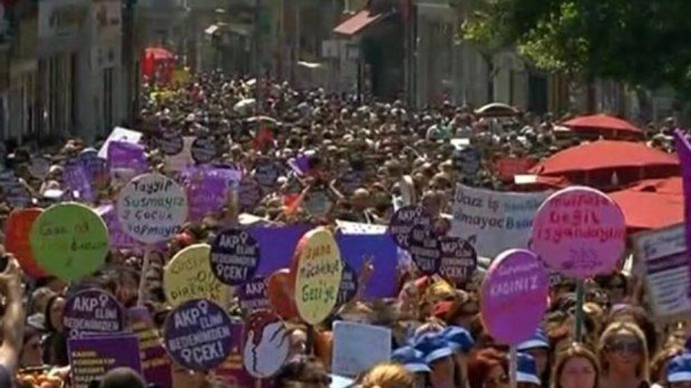 Video: Feminists join protests in Turkey as they call for equality
