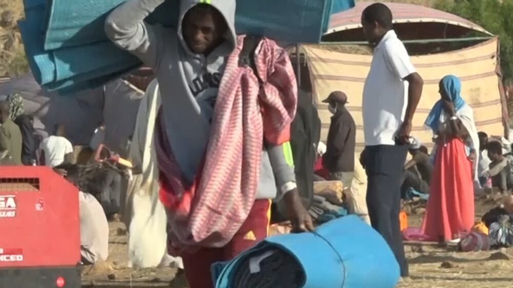 Ethiopian refugees flood into Sudan
