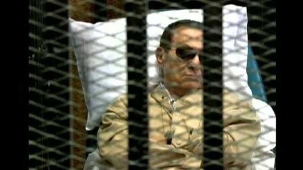 Video: Scuffles in court after Mubarak sentencing