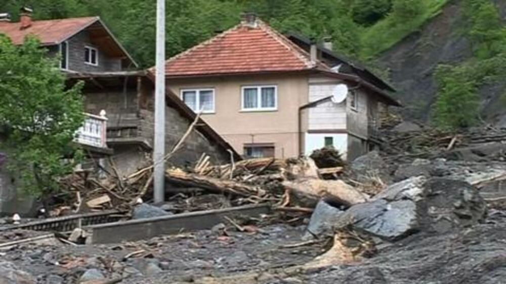 Video: Aid pledges for Balkan flood crisis