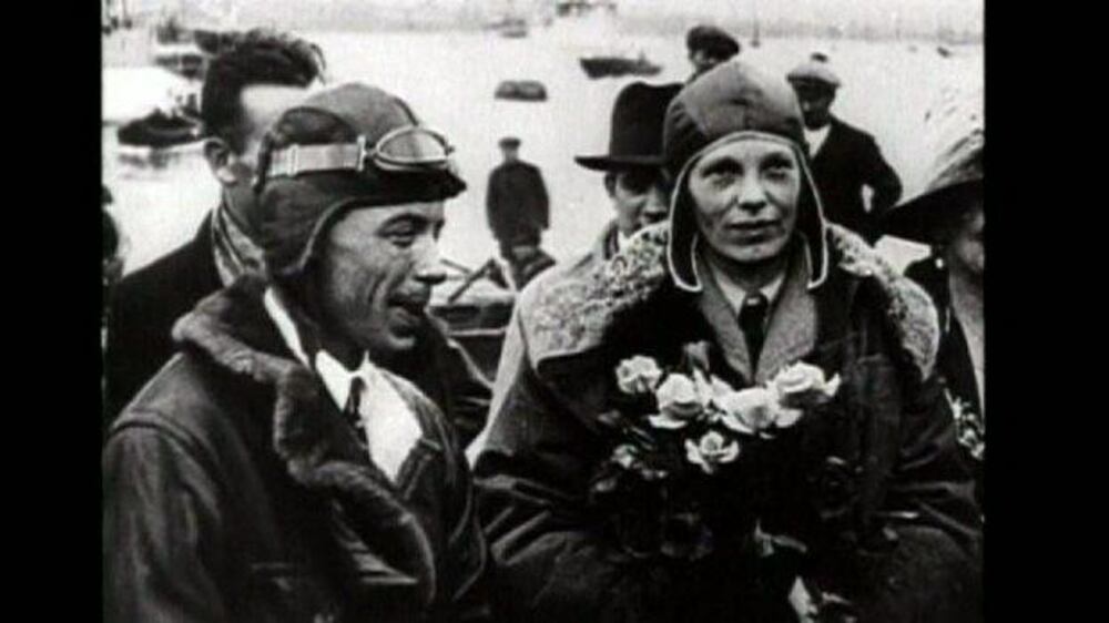 Video: The hunt for Amelia Earhart's plane