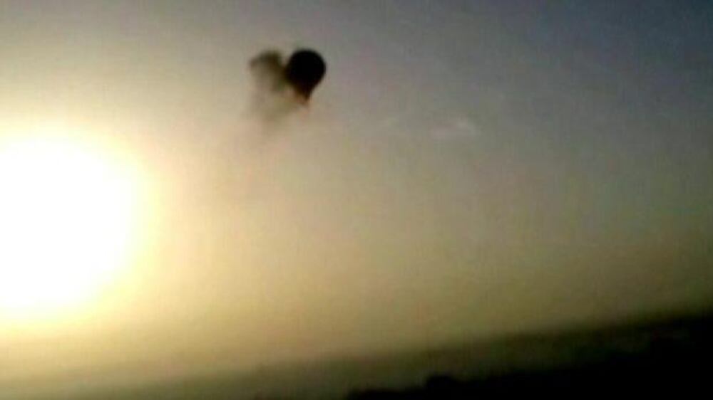 Video: Amateur video captures balloon crashing in Egypt